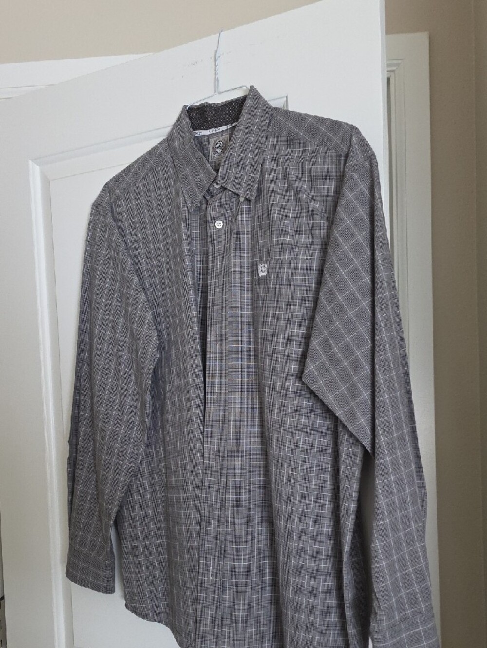 Cinch Men's Gray Plaid Button-Down Shirt - Picture 2 of 6